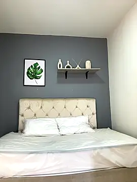 Snapshot of Soe_Lara chatting on September 19, 2025, 11:11 am Soe Lara online show from September 19, 2025, 11:11 am