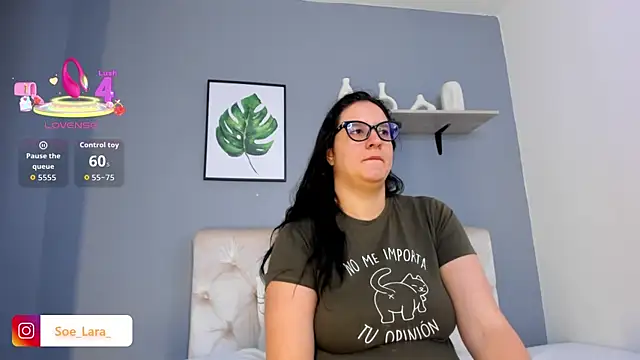 Snapshot of Soe_Lara chatting on October 18, 2025, 11:00 am Soe Lara online show from October 18, 2025, 11:00 am