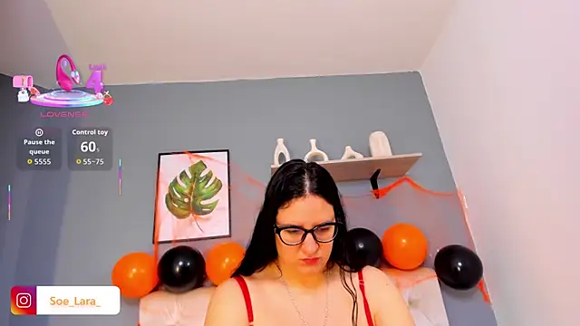 Snapshot of Soe_Lara chatting on October 31, 2025, 11:33 am Soe Lara online show from October 31, 2025, 11:33 am