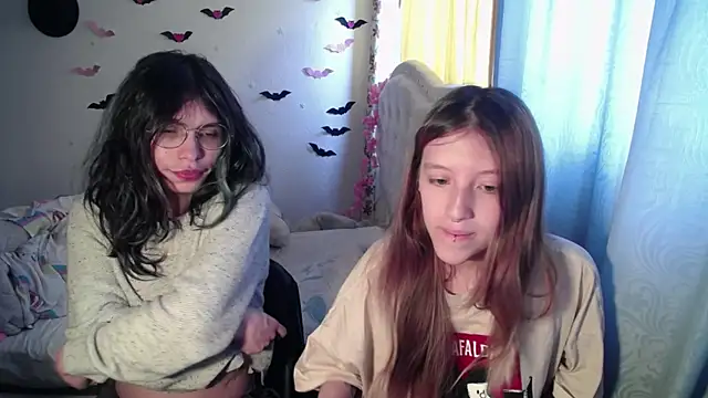Snapshot of BRIAR_AND_BLAIR chatting on September 10, 2025, 4:29 pm BRIAR AND BLAIR online show from September 10, 2025, 4:29 pm