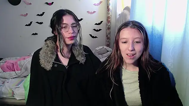 Snapshot of BRIAR_AND_BLAIR chatting on September 25, 2025, 3:49 pm BRIAR AND BLAIR online show from September 25, 2025, 3:49 pm