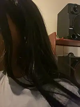 Snapshot of AkiraHomers chatting on December 18, 2024, 12:32 am AkiraHomers online show from December 18, 2024, 12:32 am