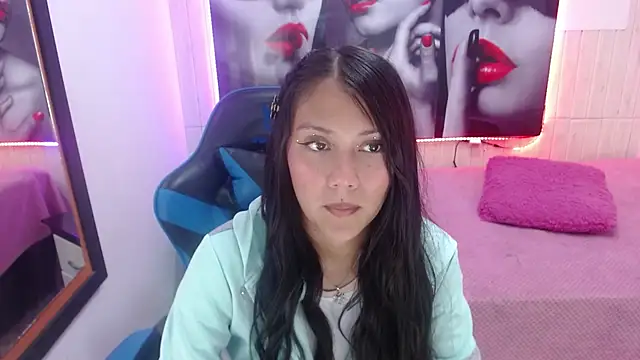 Snapshot of Catalehia_Milk chatting on January 21, 2025, 7:50 pm Catalehia Milk online show from January 21, 2025, 7:50 pm
