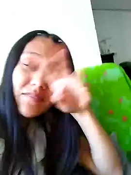 Snapshot of Catalehia_Milk chatting on January 29, 2025, 9:50 pm Catalehia Milk online show from January 29, 2025, 9:50 pm