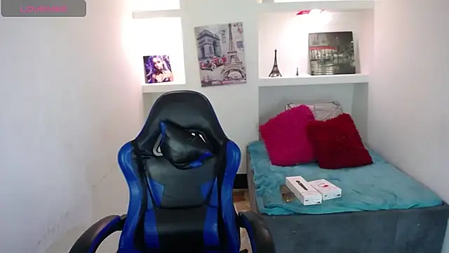 Snapshot of Catalehia_Milk chatting on November 8, 2025, 7:34 pm Catalehia Milk online show from November 8, 2025, 7:34 pm