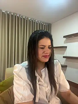 Snapshot of Alice_Biel chatting on January 14, 2025, 12:45 pm Alice Biel online show from January 14, 2025, 12:45 pm