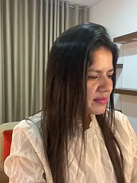 Snapshot of Alice_Biel chatting on February 4, 2025, 1:34 am Alice Biel online show from February 4, 2025, 1:34 am