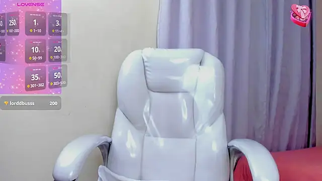 Snapshot of Hot_beauty__ chatting on January 25, 2025, 2:47 am Hot beauty online show from January 25, 2025, 2:47 am