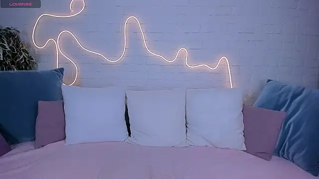 rossy babe  online show from January 24, 2025, 3:43 am