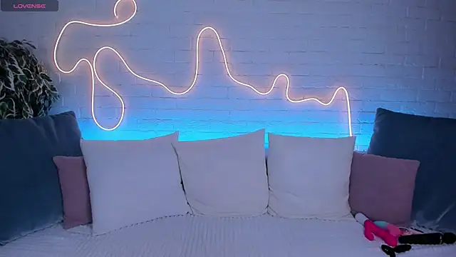 rossy babe  online show from February 5, 2025, 6:13 am