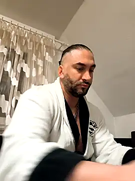 Snapshot of NewyorkDimi chatting on December 22, 2024, 8:14 pm NewyorkDimi online show from December 22, 2024, 8:14 pm