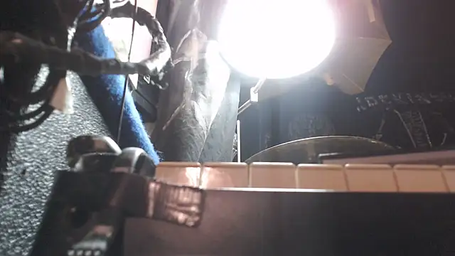 Snapshot of DREAMZ420 chatting on November 1, 2025, 6:37 am DREAMZ420 online show from November 1, 2025, 6:37 am