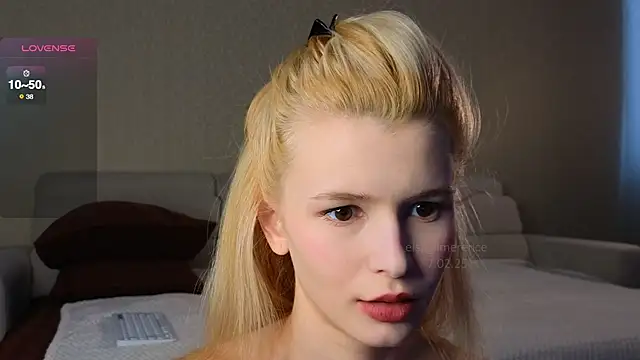 Snapshot of elsa_limerence chatting on February 7, 2025, 8:44 am elsa limerence online show from February 7, 2025, 8:44 am