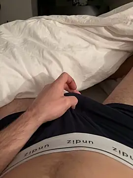 Snapshot of val6910 chatting on January 17, 2025, 12:31 pm val6910 online show from January 17, 2025, 12:31 pm