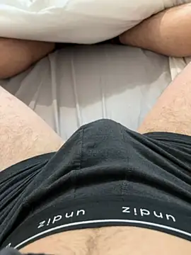 Snapshot of val6910 chatting on March 20, 2025, 4:42 pm val6910 online show from March 20, 2025, 4:42 pm