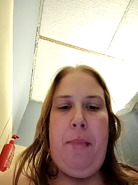 023Longandjuicy online show from December 14, 2025, 2:50 am