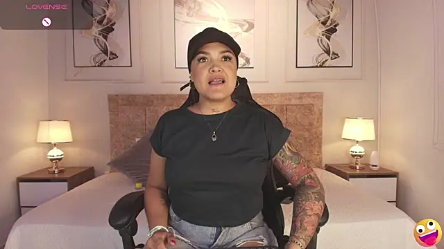 Snapshot of lyn_adamns chatting on January 14, 2025, 7:43 pm lyn adamns online show from January 14, 2025, 7:43 pm