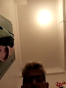 Snapshot of jonyfree1978 chatting on October 7, 2025, 9:45 pm jonyfree1978 online show from October 7, 2025, 9:45 pm