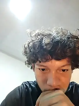 Zombra 42 online show from September 24, 2025, 4:05 am