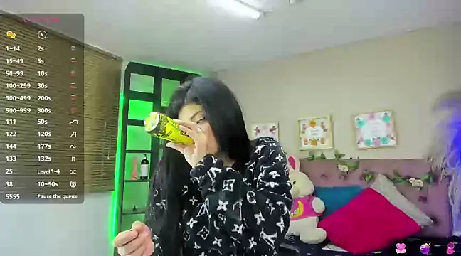 Lia Keen online show from January 18, 2025, 8:40 pm