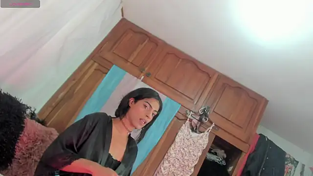 Itsme Daniela online show from October 10, 2025, 3:22 pm