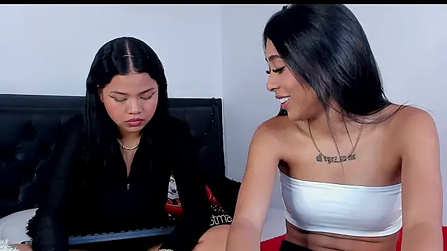 Snapshot of lilibluex chatting on December 6, 2024, 7:45 pm lilibluex online show from December 6, 2024, 7:45 pm