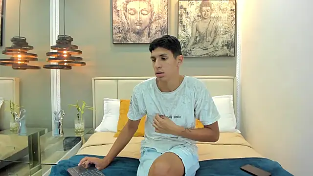 Snapshot of kieran_derek chatting on November 5, 2025, 3:17 am kieran derek online show from November 5, 2025, 3:17 am