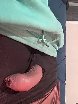 6MataGarcia online show from December 14, 2025, 2:06 am