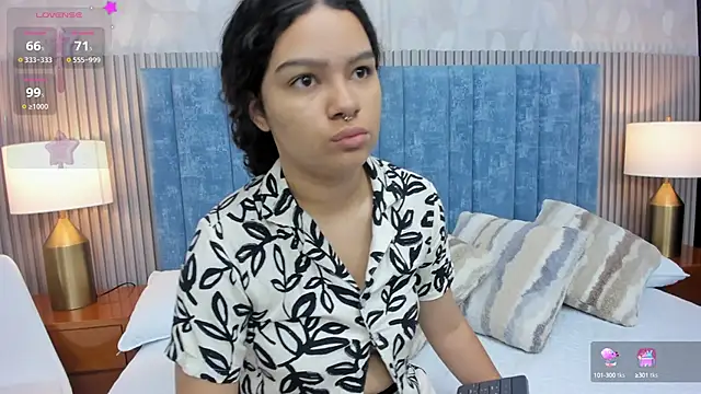 pretty sunlight  online show from October 3, 2025, 1:24 am