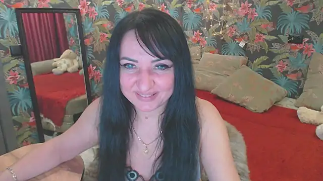 SusanLaNice online show from December 10, 2024, 7:43 pm