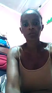 Snapshot of sweets_80 chatting on February 13, 2025, 10:00 pm sweets 80 online show from February 13, 2025, 10:00 pm