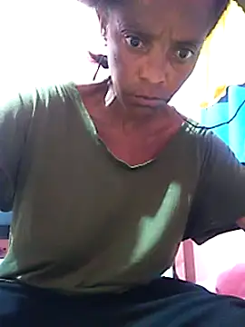 Snapshot of sweets_80 chatting on March 3, 2025, 3:41 am sweets 80 online show from March 3, 2025, 3:41 am