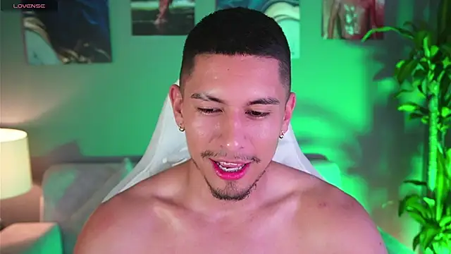 Snapshot of Aaronfox_x chatting on January 21, 2025, 9:04 pm Aaronfox x online show from January 21, 2025, 9:04 pm