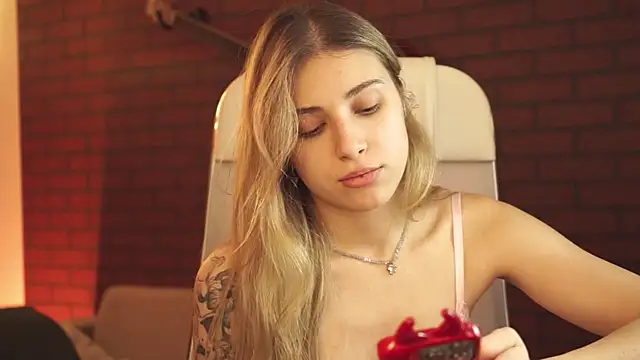 EllieCutes online show from September 27, 2025, 9:14 am