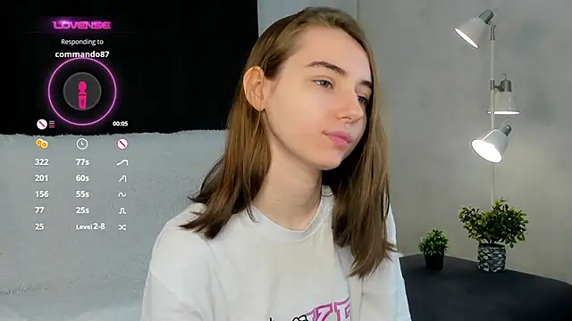 Snapshot of MeghanElson chatting on March 11, 2025, 11:33 am MeghanElson online show from March 11, 2025, 11:33 am