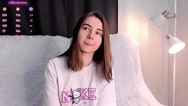 Snapshot of MeghanElson chatting on March 19, 2025, 11:28 am MeghanElson online show from March 19, 2025, 11:28 am