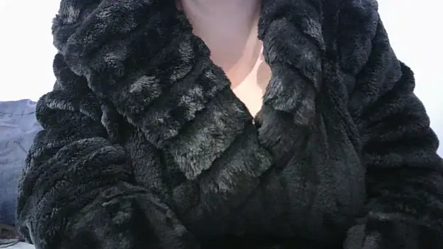 busty-bella1 online show from September 29, 2025, 9:25 am