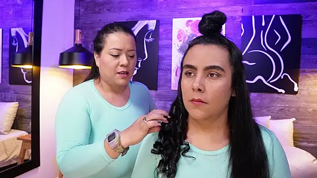 Snapshot of DanyAndAlexa chatting on October 22, 2025, 1:11 pm DanyAndAlexa online show from October 22, 2025, 1:11 pm