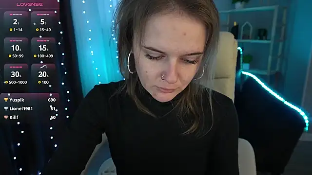 Snapshot of MaribelRiverr_ chatting on January 1, 2025, 1:05 pm MaribelRiverr online show from January 1, 2025, 1:05 pm