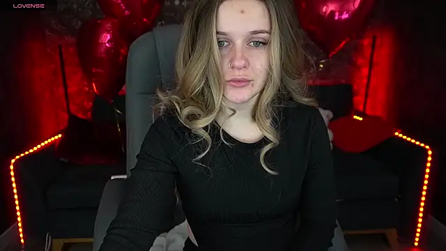 Snapshot of MaribelRiverr_ chatting on February 16, 2025, 6:32 am MaribelRiverr online show from February 16, 2025, 6:32 am