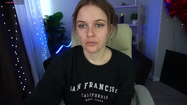 Snapshot of MaribelRiverr_ chatting on March 11, 2025, 6:53 am MaribelRiverr online show from March 11, 2025, 6:53 am