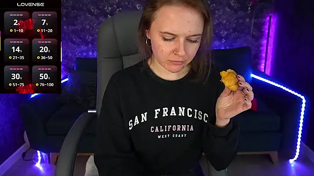 Snapshot of MaribelRiverr_ chatting on March 16, 2025, 9:27 am MaribelRiverr online show from March 16, 2025, 9:27 am