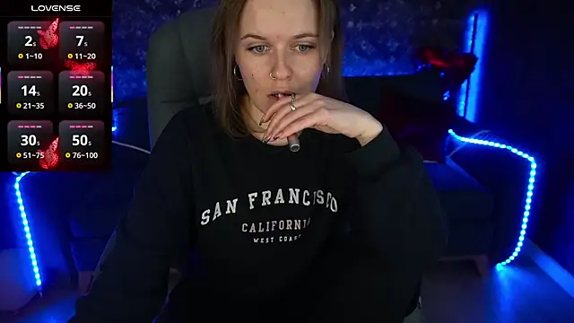 Snapshot of MaribelRiverr_ chatting on March 20, 2025, 9:59 am MaribelRiverr online show from March 20, 2025, 9:59 am