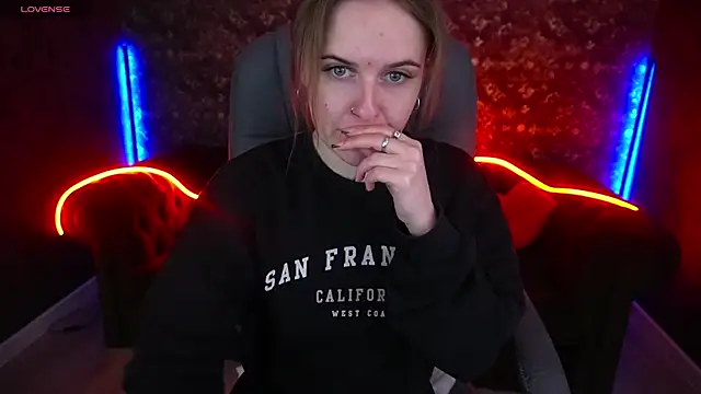 Snapshot of MaribelRiverr_ chatting on March 23, 2025, 6:16 am MaribelRiverr online show from March 23, 2025, 6:16 am