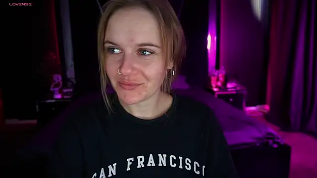 Snapshot of MaribelRiverr_ chatting on September 12, 2025, 5:40 am MaribelRiverr online show from September 12, 2025, 5:40 am