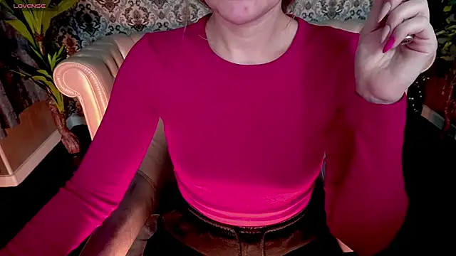 Snapshot of MaribelRiverr_ chatting on September 19, 2025, 5:42 am MaribelRiverr online show from September 19, 2025, 5:42 am