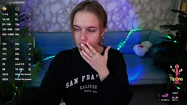 Snapshot of MaribelRiverr_ chatting on October 5, 2025, 5:50 am MaribelRiverr online show from October 5, 2025, 5:50 am