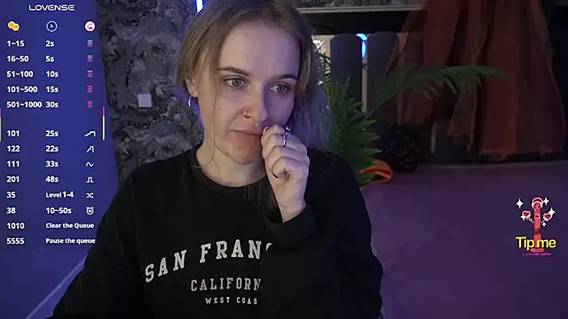 Snapshot of MaribelRiverr_ chatting on October 31, 2025, 6:47 am MaribelRiverr online show from October 31, 2025, 6:47 am