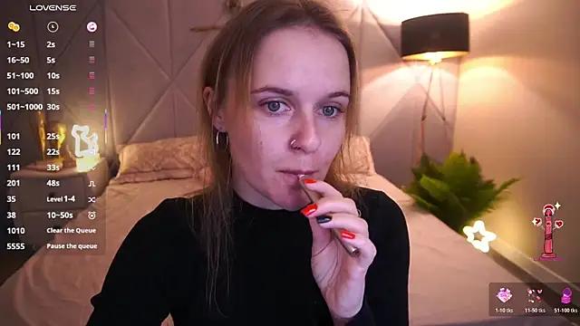 Snapshot of MaribelRiverr_ chatting on November 10, 2025, 6:56 am MaribelRiverr online show from November 10, 2025, 6:56 am