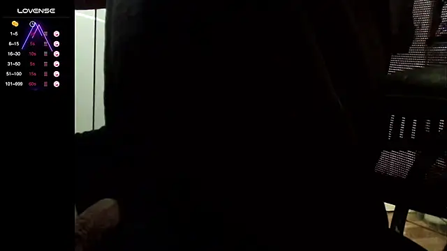 Snapshot of Big_And_ThickUK chatting on February 14, 2025, 3:26 pm Big And ThickUK online show from February 14, 2025, 3:26 pm